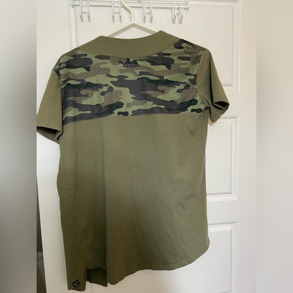 NINTH HALL GREEN CAMOUFLAGE BASEBALL TEE - Picture 5 of 5